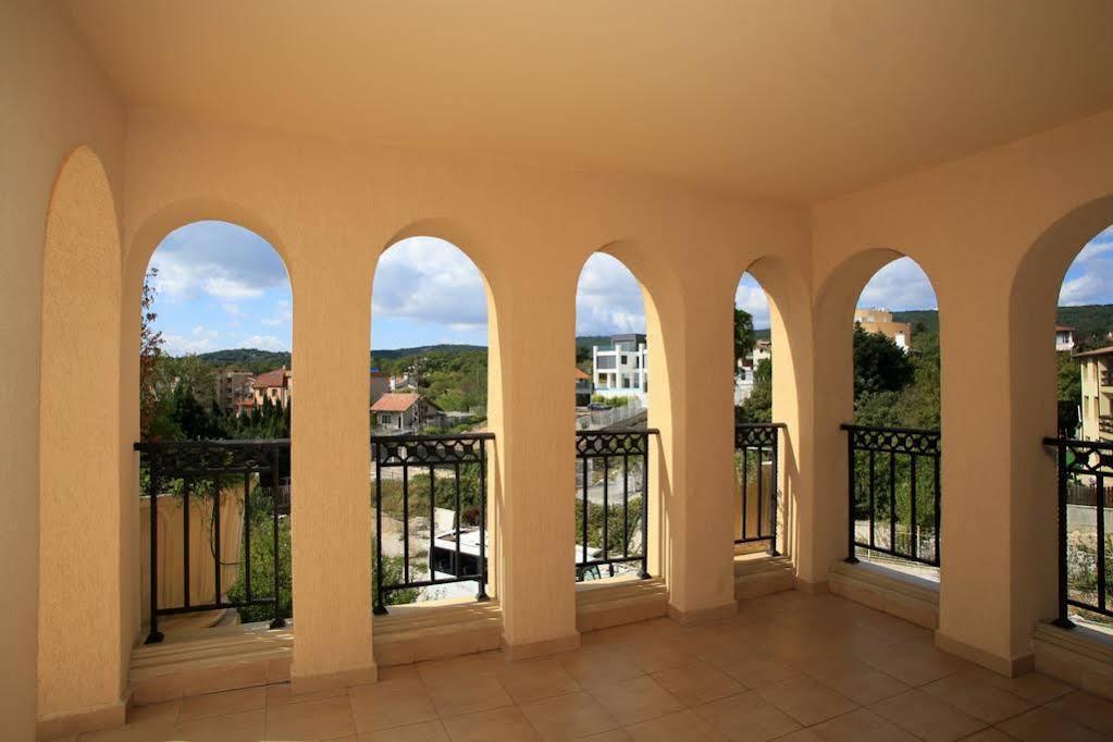 גולדן סנדס Argisht Palace Apartments Only מראה חיצוני תמונה